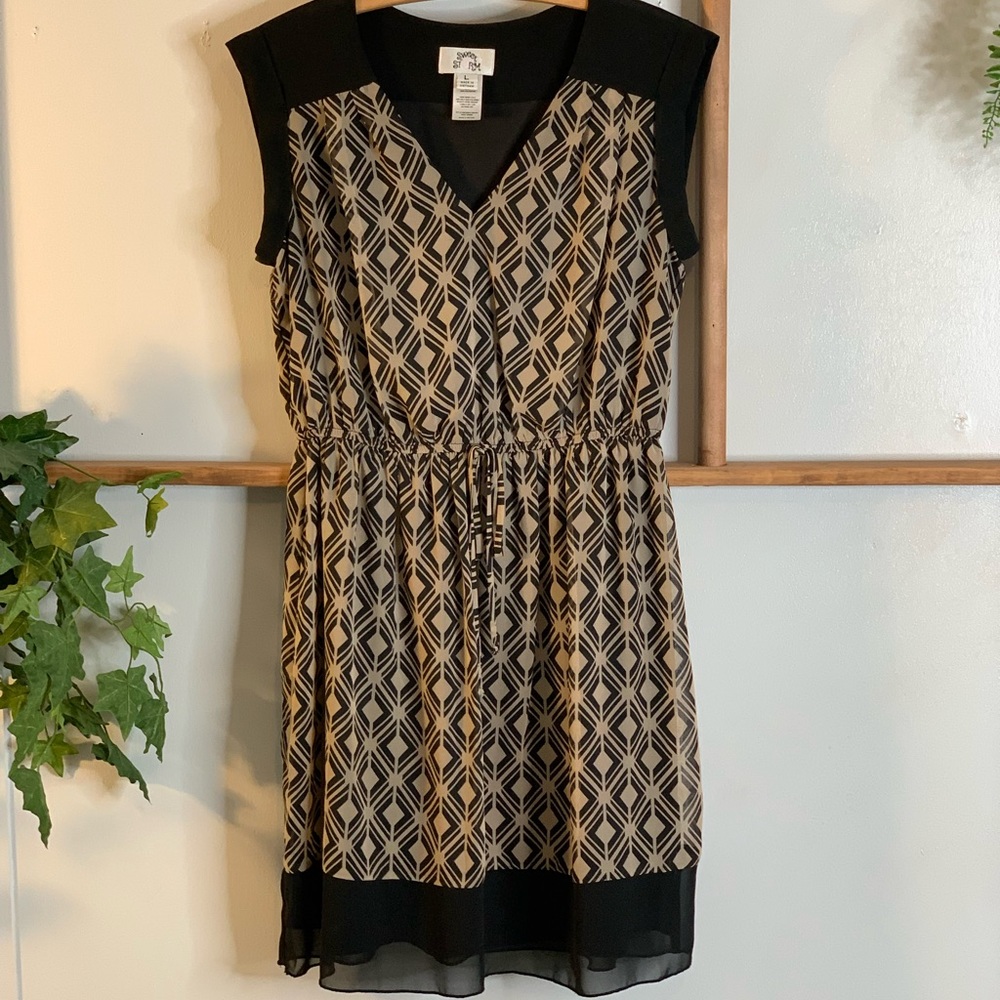 SWEET STORM SLEEVELESS DRESS SZ L